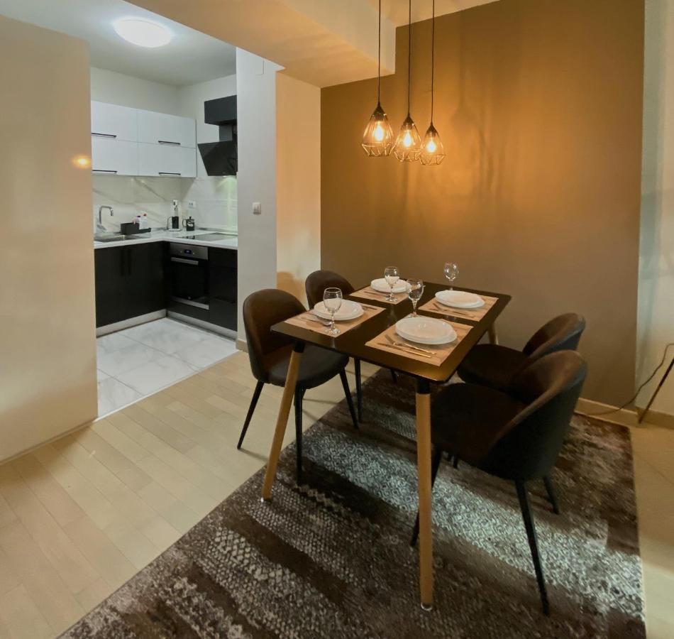 Stylish Apartment, Skopje Centre - Private Parking - Panoramic Views Exterior foto