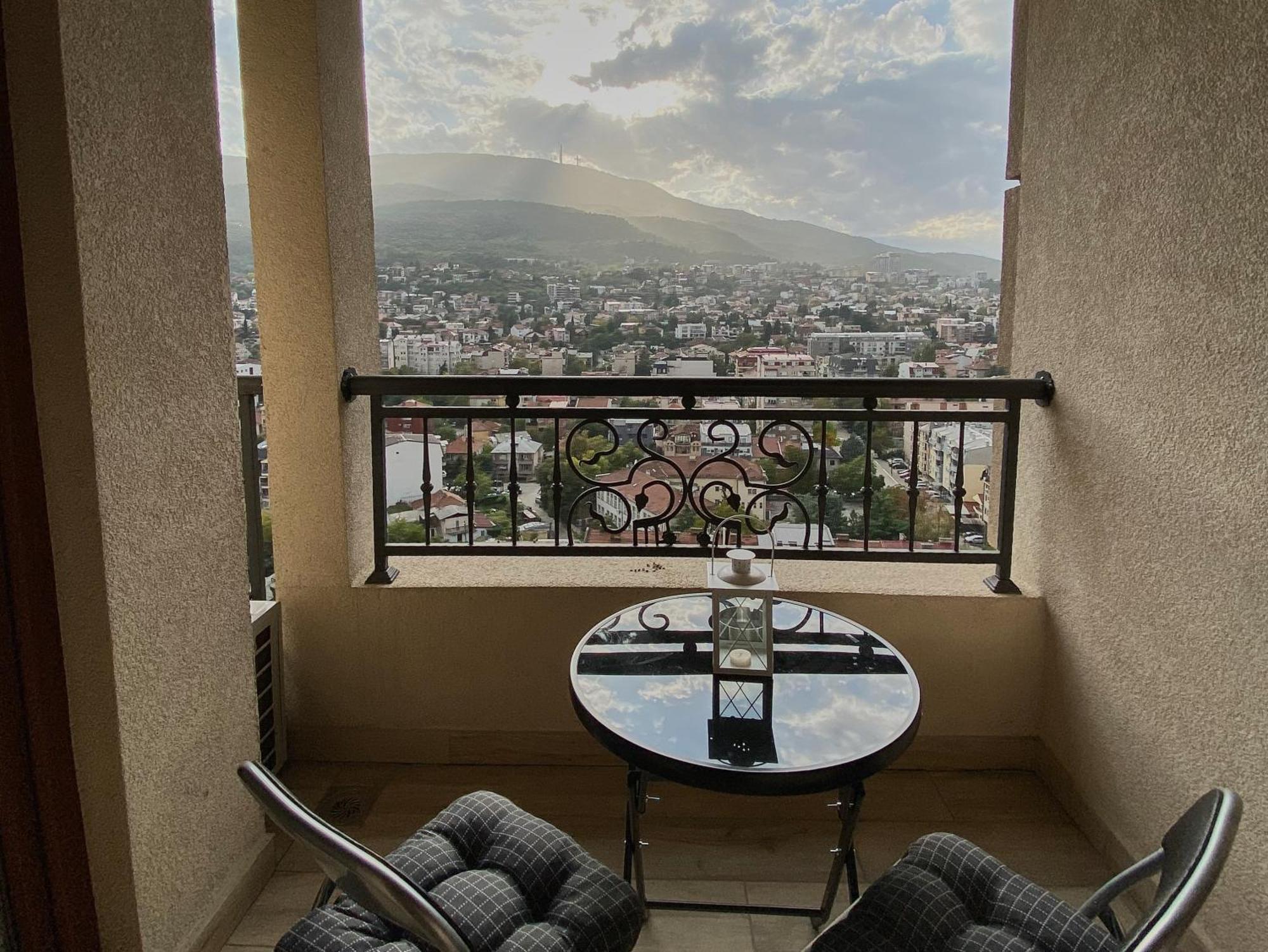 Stylish Apartment, Skopje Centre - Private Parking - Panoramic Views Exterior foto